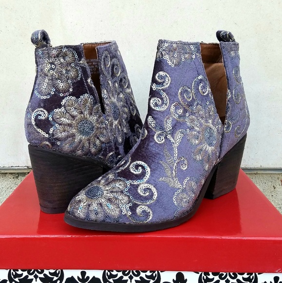 Fabulous Detailed Naughty Monkey Booties - Picture 2 of 6